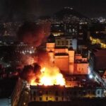 Incendio arrasa una casona en el centro de Lima