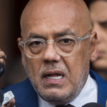 Gobierno alerta a EEUU de plan para poner «explosivos letales» en su embajada en Caracas