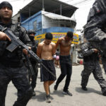 Mundo Videos fuertes muestran caos y muerte en la operación más letal de Río