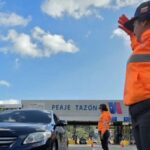 Efectivos resguardan retorno de temporadistas