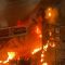 Un incendio consume desde la madrugada de este jueves el centro comercial Los Cedros, ubicado entre las avenidas Bolívar y Raúl Leoni, en Porlamar, municipio Mariño.

Funcionarios del cuerpo de bomberos, Protección Civil y otras instituciones ya se encuentran en el sitio trabajando para sofocar las llamas.

#30Jul
